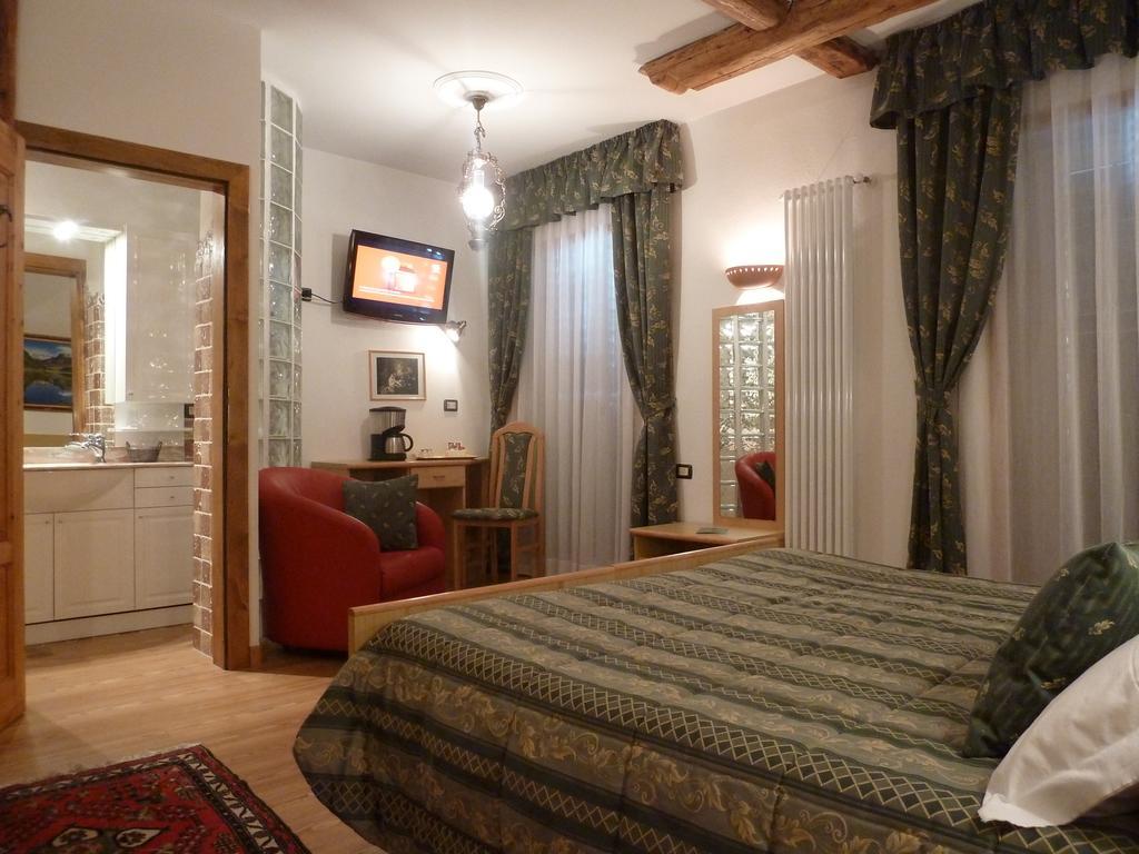 Hotel Ancora Castello-Molina di Fiemme Værelse billede