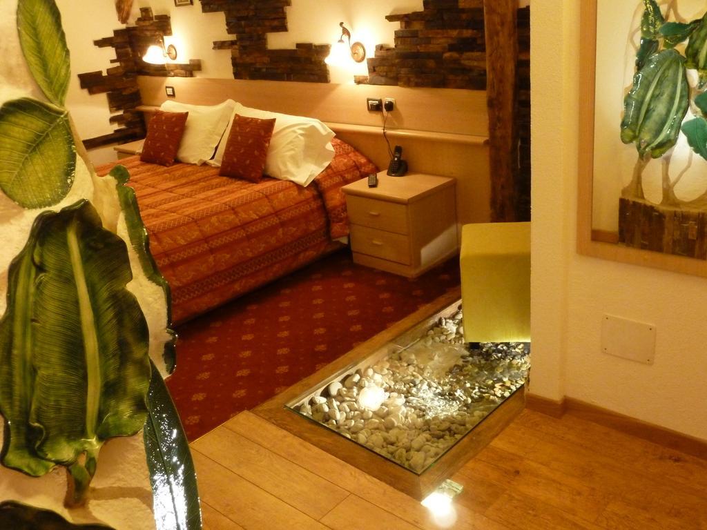 Hotel Ancora Castello-Molina di Fiemme Værelse billede