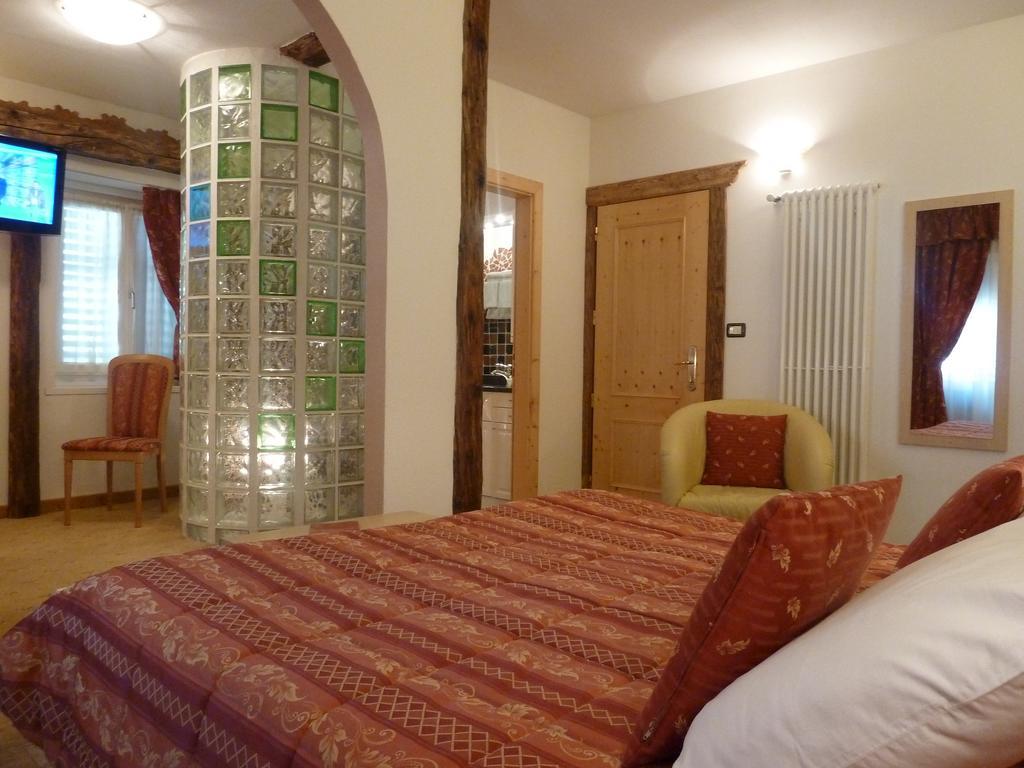 Hotel Ancora Castello-Molina di Fiemme Værelse billede