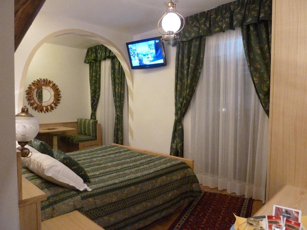 Hotel Ancora Castello-Molina di Fiemme Værelse billede