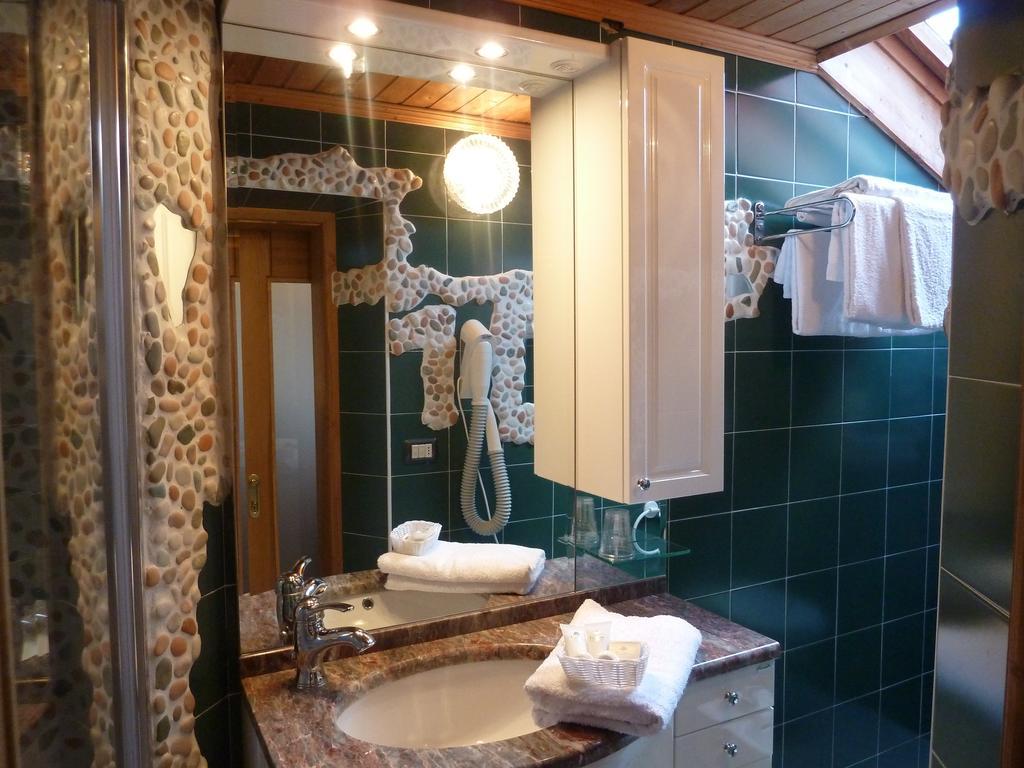 Hotel Ancora Castello-Molina di Fiemme Værelse billede