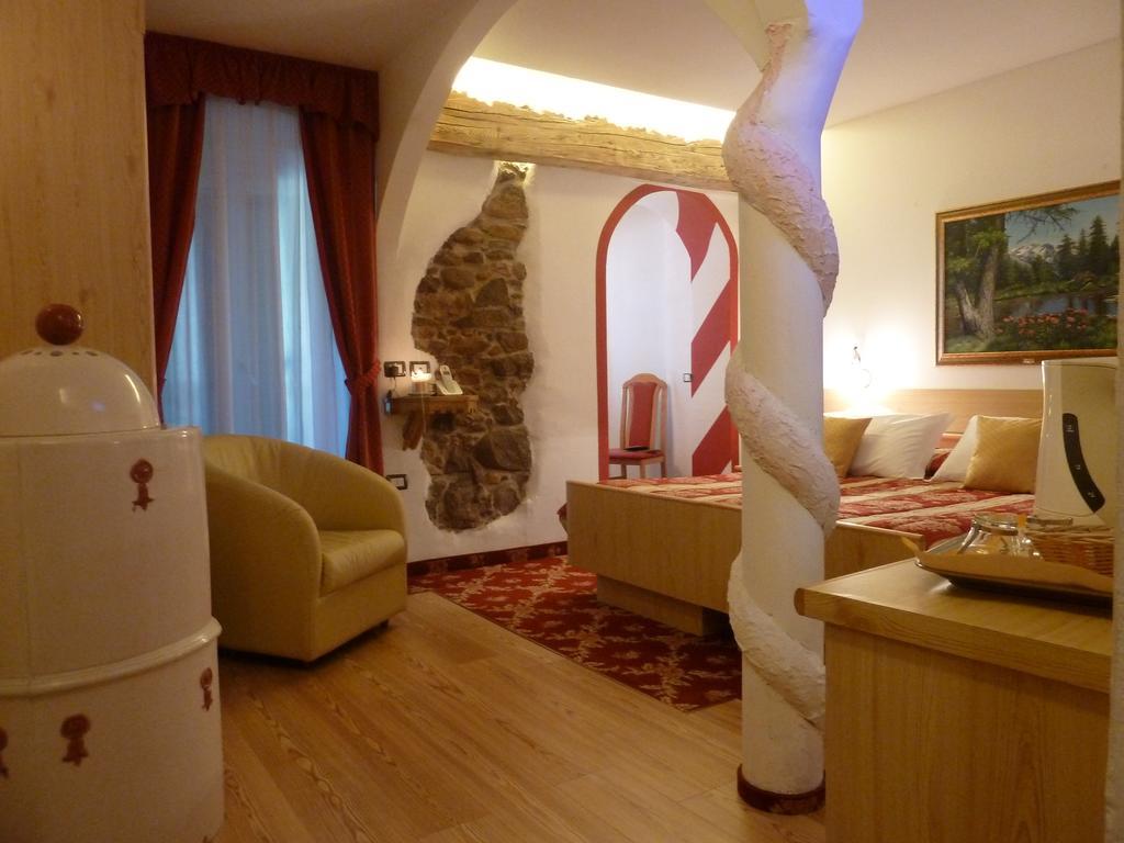 Hotel Ancora Castello-Molina di Fiemme Værelse billede