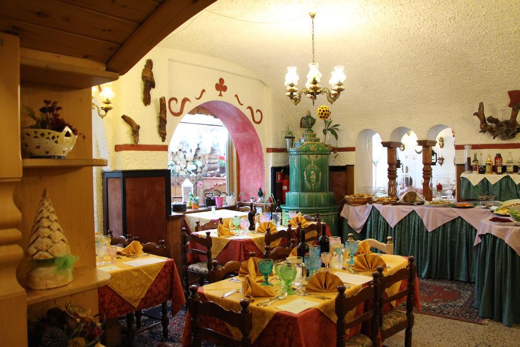 Hotel Ancora Castello-Molina di Fiemme Eksteriør billede