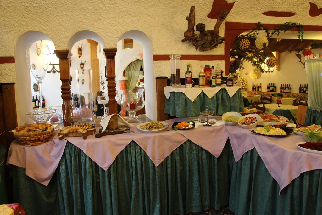 Hotel Ancora Castello-Molina di Fiemme Eksteriør billede