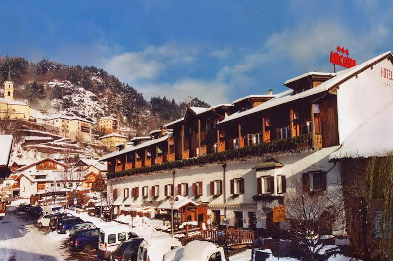 Hotel Ancora Castello-Molina di Fiemme Eksteriør billede