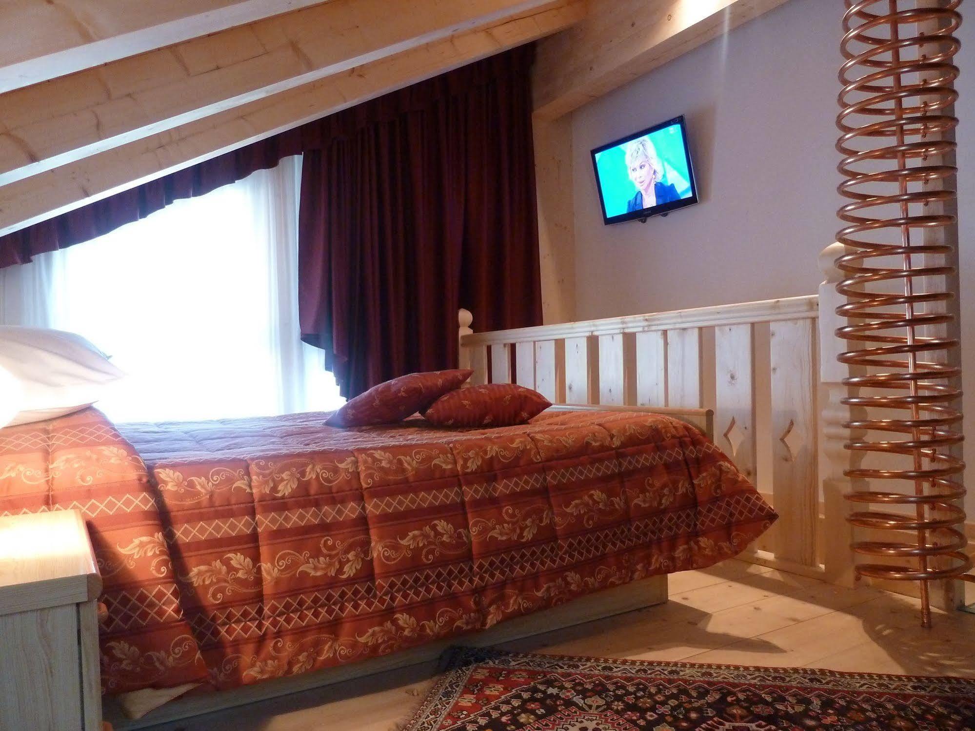 Hotel Ancora Castello-Molina di Fiemme Eksteriør billede