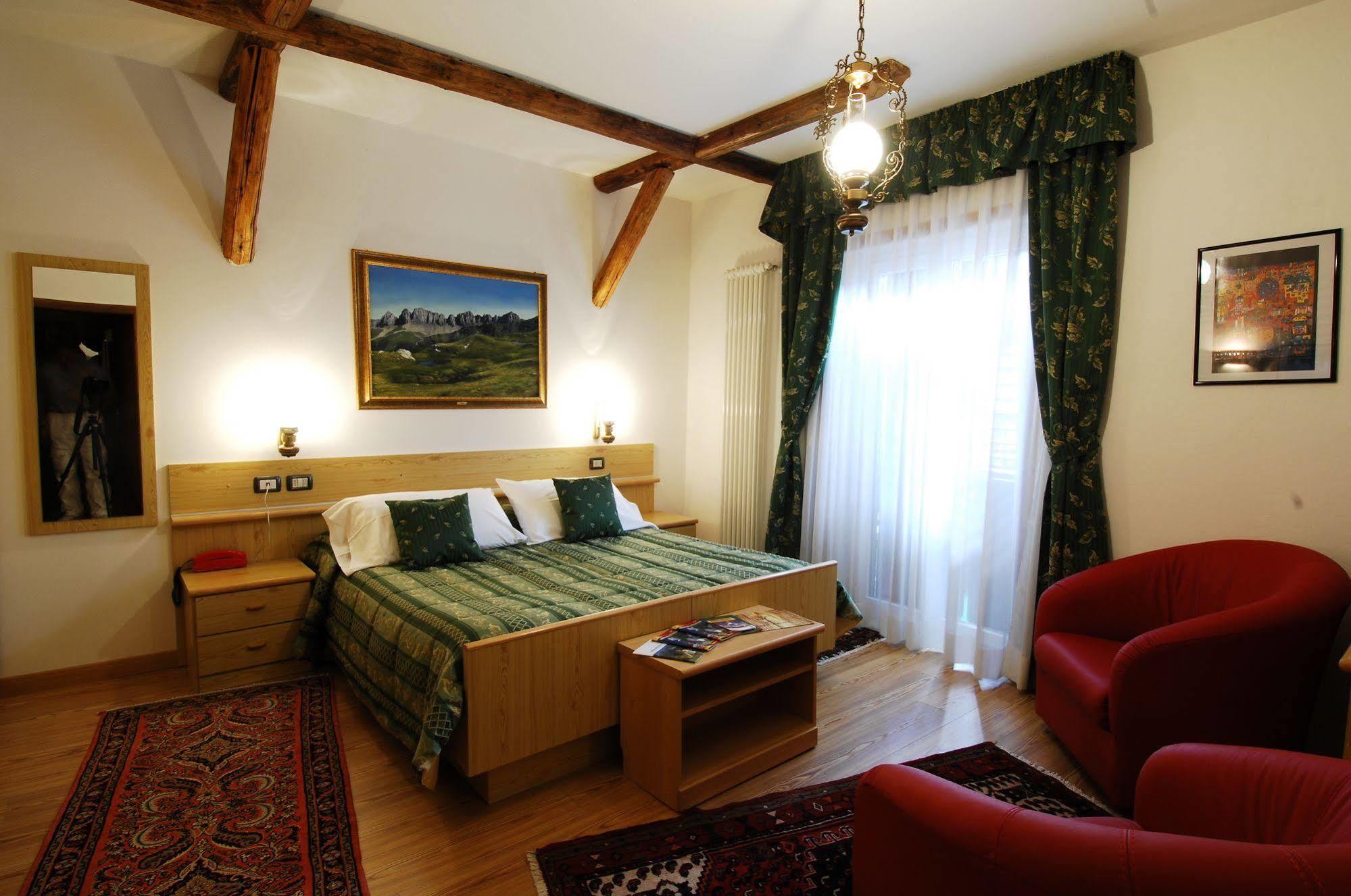 Hotel Ancora Castello-Molina di Fiemme Eksteriør billede