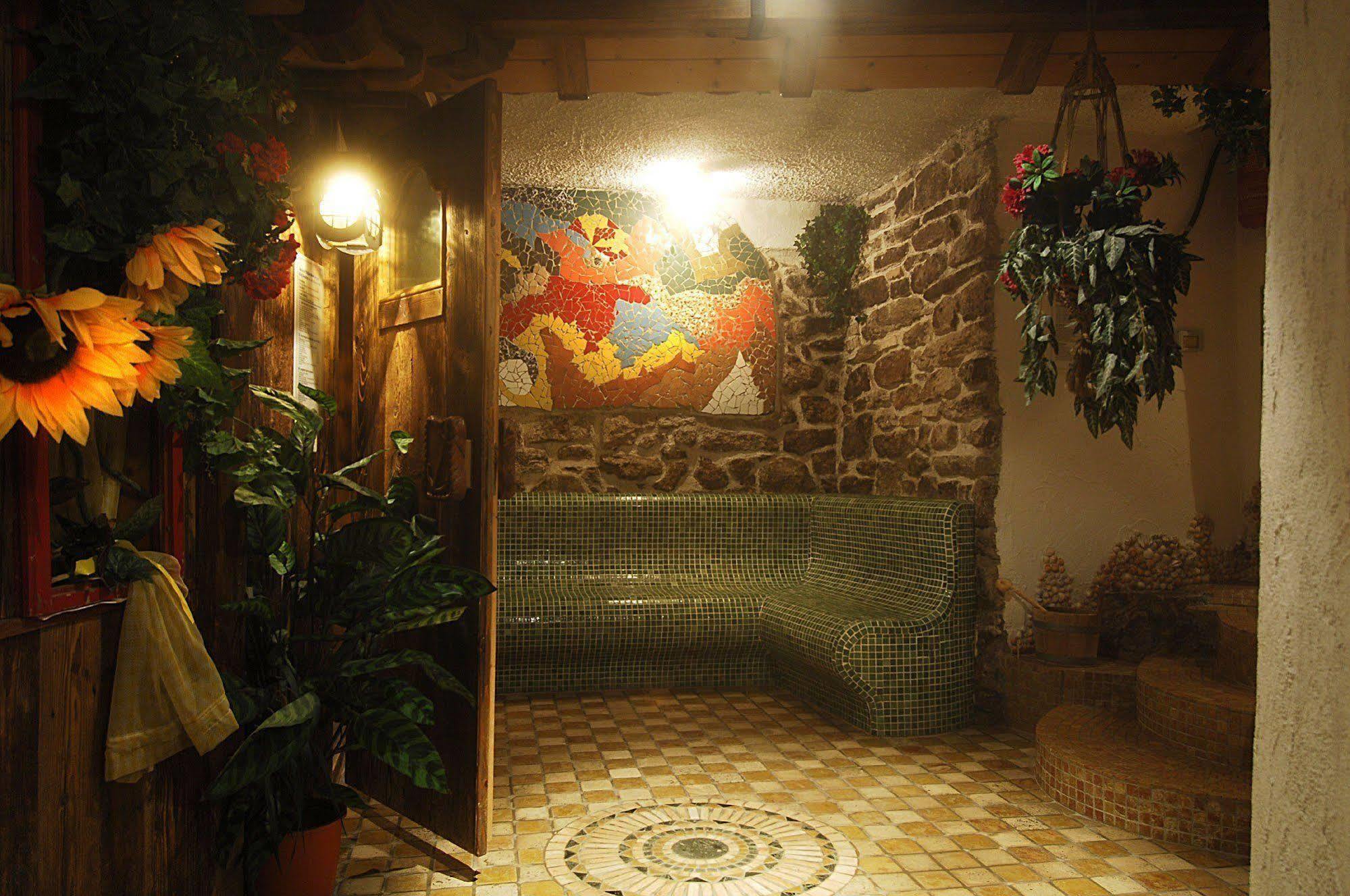 Hotel Ancora Castello-Molina di Fiemme Eksteriør billede
